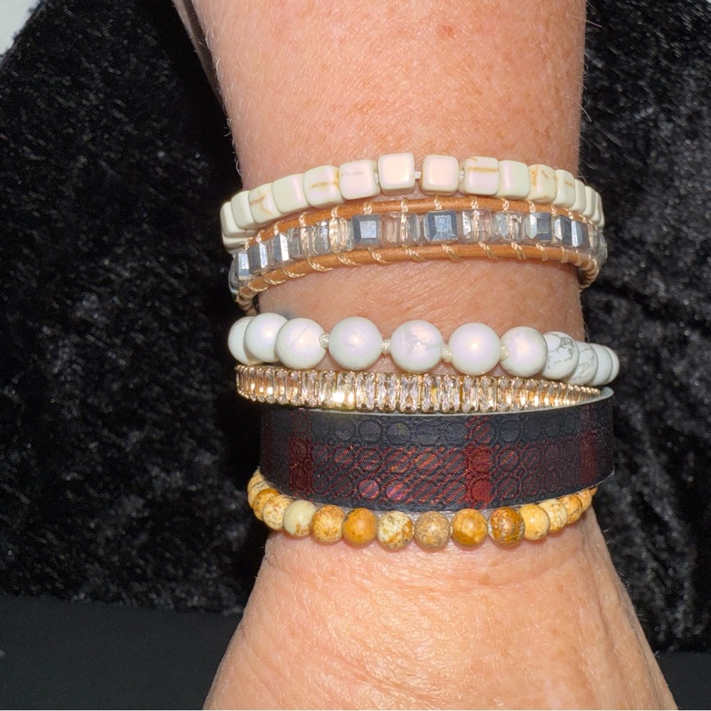 6-in-1‎ Beaded/Rhinestones/Stones/Plaid Bracelet w/Magnet Clasp Great Gift